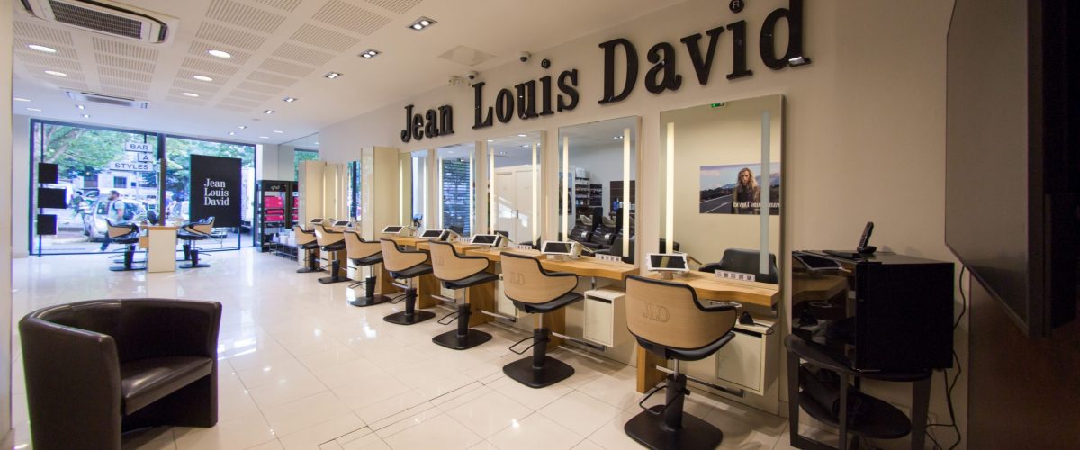Intérieur du salon de coiffure Jean Louis David Avenue du Prado à Marseille